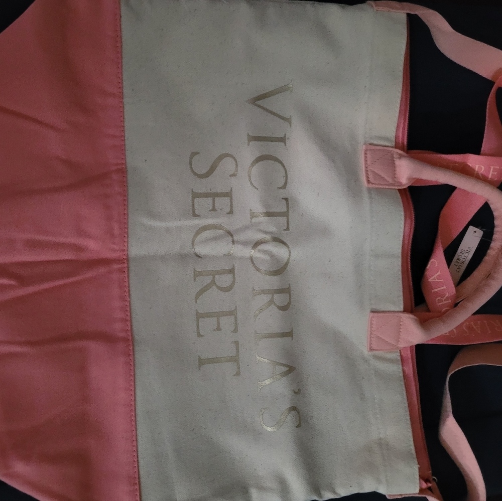 BRAND NEW VICTORIA SECRET BEACH/COOLER TOTE